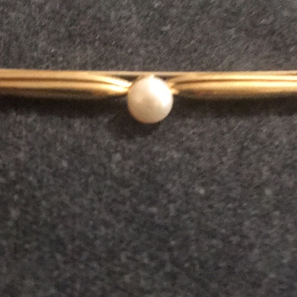 Vintage Solid 14K Bar Brooch with Center Pearl Accent - Picture 2 of 4